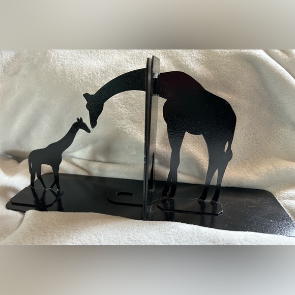 Loving Used Black Metal Giraffe Book Ends - Picture 6 of 9